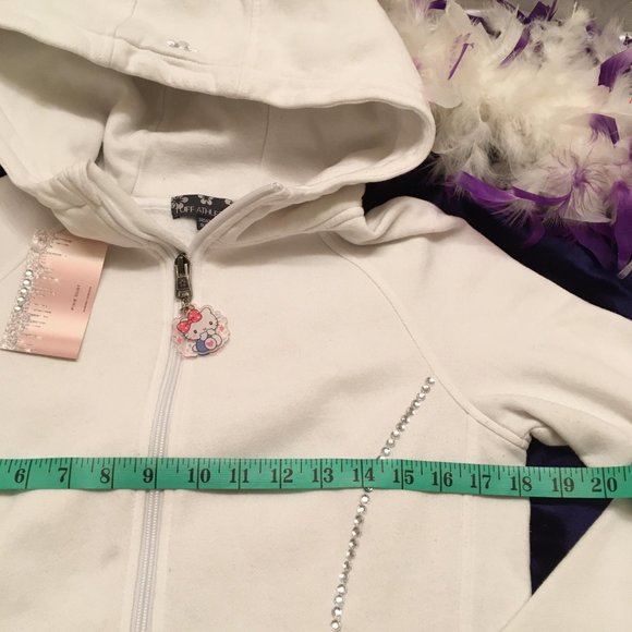 ADORABLE  y2k hoodie with hello kitty logo and crystal details! - Picture 13 of 15